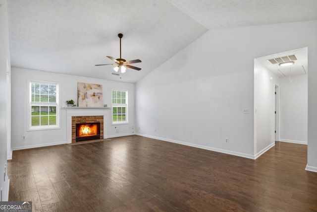 5828 Meadowfield Trace, Flowery Branch, GA 30542