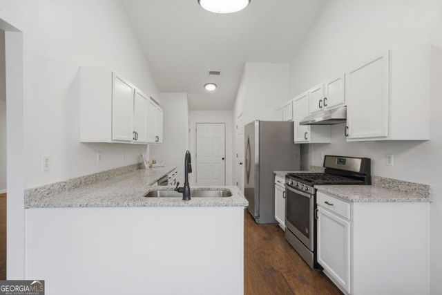 5828 Meadowfield Trace, Flowery Branch, GA 30542