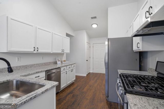 5828 Meadowfield Trace, Flowery Branch, GA 30542