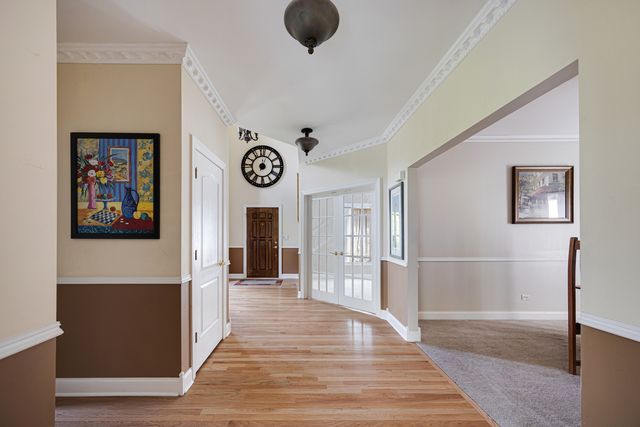335 W Carriage Lane, Bensenville, IL 60106