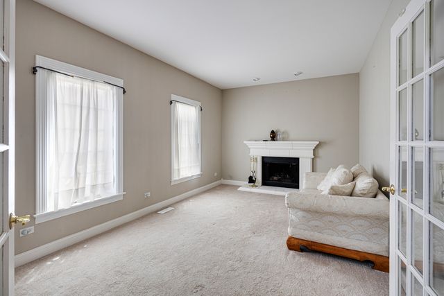 335 W Carriage Lane, Bensenville, IL 60106