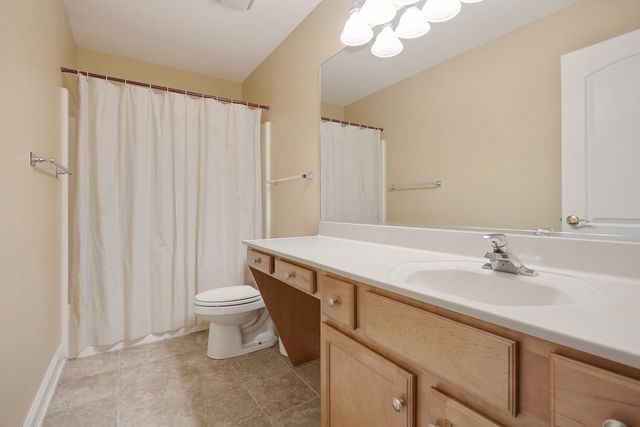 335 W Carriage Lane, Bensenville, IL 60106