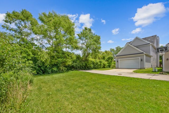 335 W Carriage Lane, Bensenville, IL 60106