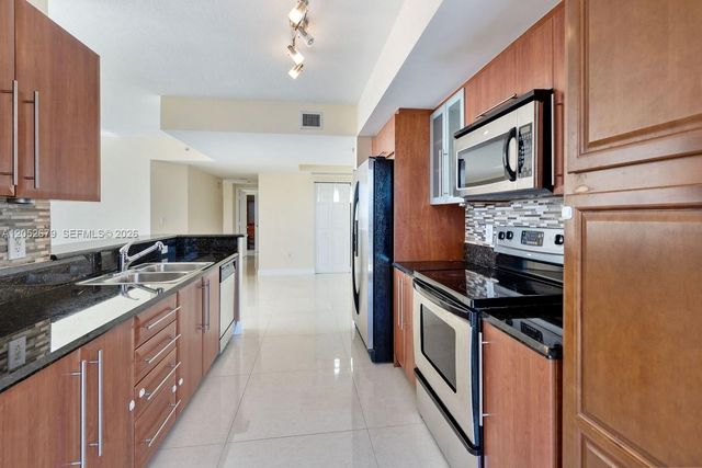 3232 SW 22nd Street 1701, Miami, FL 33145