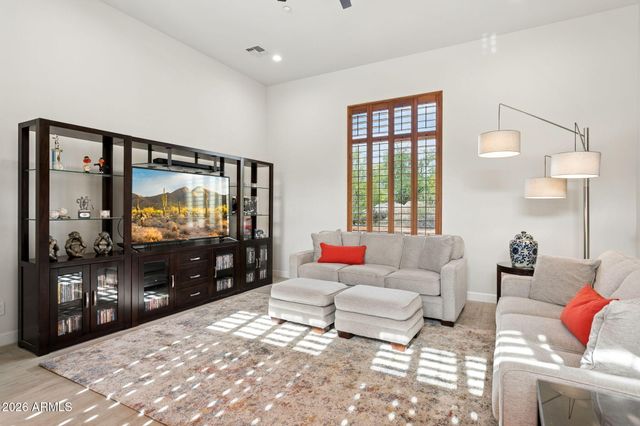 8310 E TUMBLEWEED Drive, Scottsdale, AZ 85266