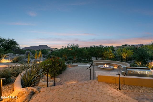 8310 E TUMBLEWEED Drive, Scottsdale, AZ 85266