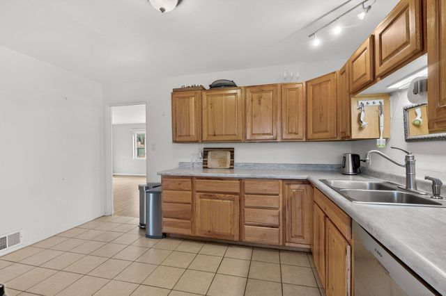 725 Monroe Street NE, Albuquerque, NM 87110