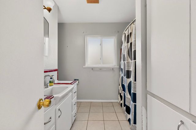 725 Monroe Street NE, Albuquerque, NM 87110