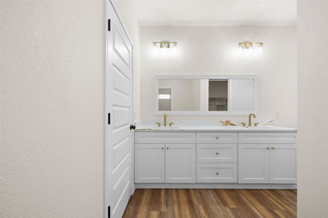 340 Cactus ST, Giddings, TX 78942