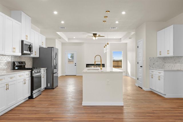 340 Cactus ST, Giddings, TX 78942