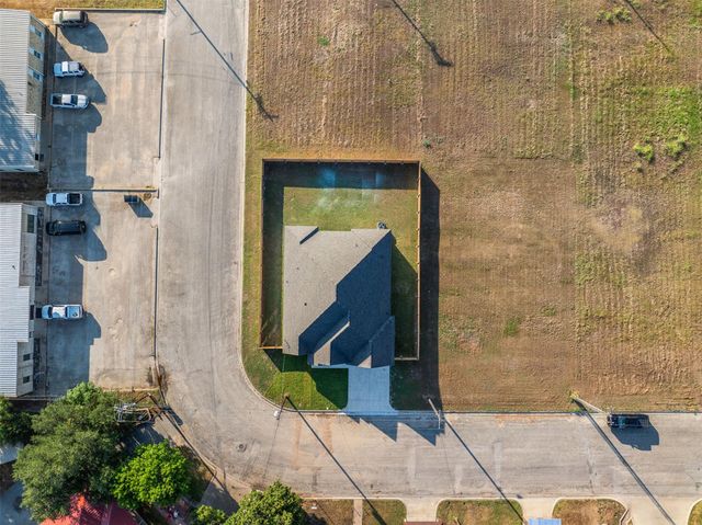 340 Cactus ST, Giddings, TX 78942