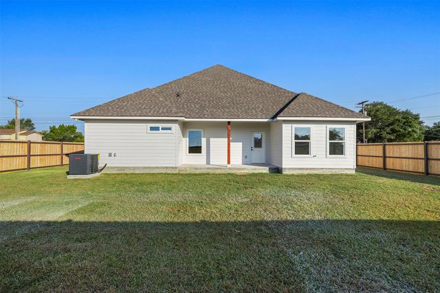 340 Cactus ST, Giddings, TX 78942