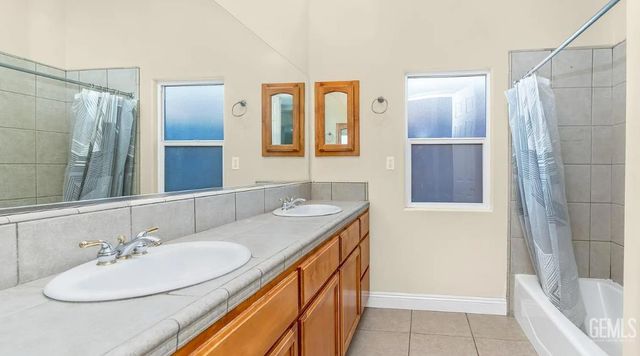 9813 Fitzgerald Drive, Bakersfield, CA 93311