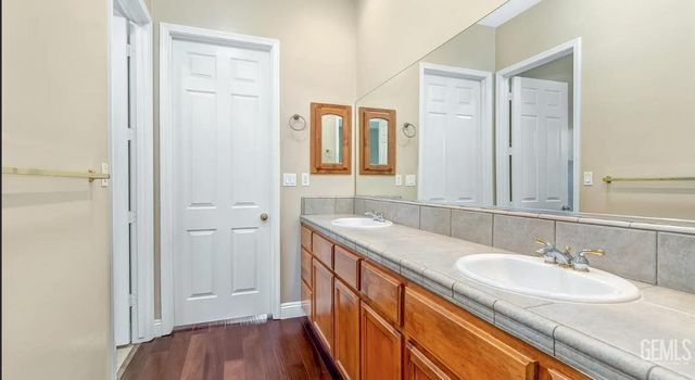 9813 Fitzgerald Drive, Bakersfield, CA 93311