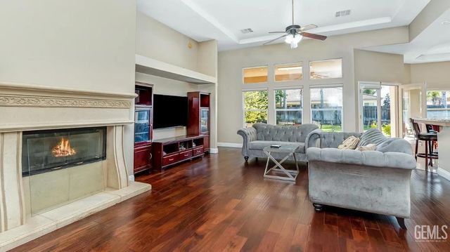 9813 Fitzgerald Drive, Bakersfield, CA 93311