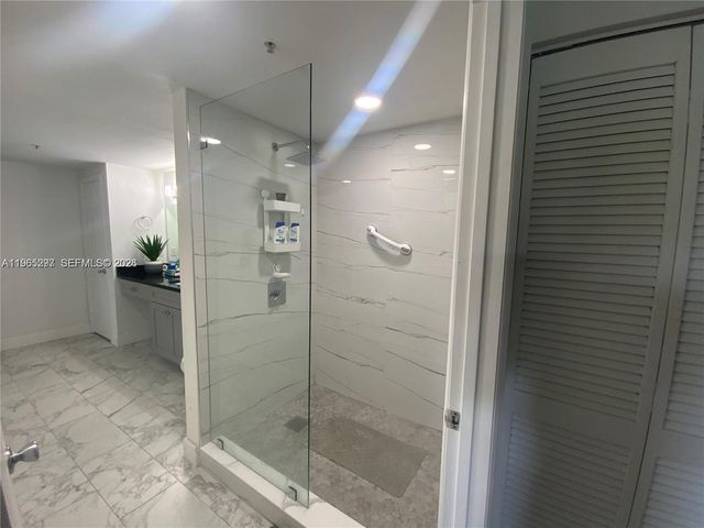 11631 SW 2nd St 20104, Pembroke Pines, FL 33025