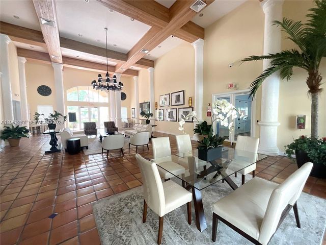 11631 SW 2nd St 20104, Pembroke Pines, FL 33025