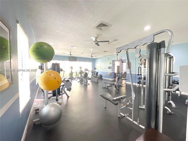 11631 SW 2nd St 20104, Pembroke Pines, FL 33025