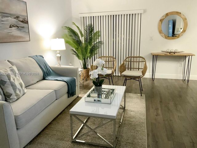 11631 SW 2nd St 20104, Pembroke Pines, FL 33025