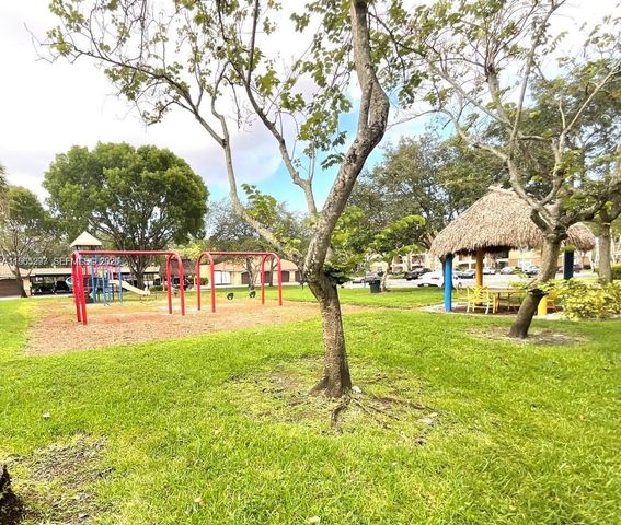 11631 SW 2nd St 20104, Pembroke Pines, FL 33025