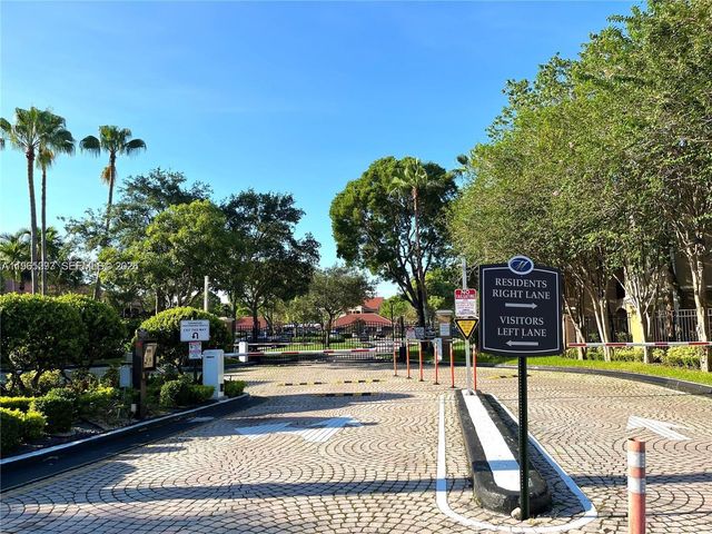 11631 SW 2nd St 20104, Pembroke Pines, FL 33025