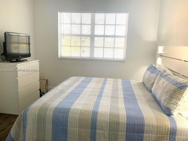 11631 SW 2nd St 20104, Pembroke Pines, FL 33025