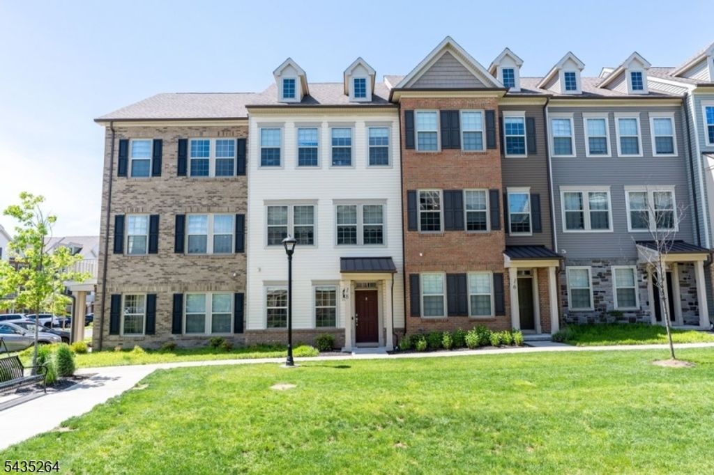 18 Cortland Ct, Livingston Twp., NJ 07039 — photo 2