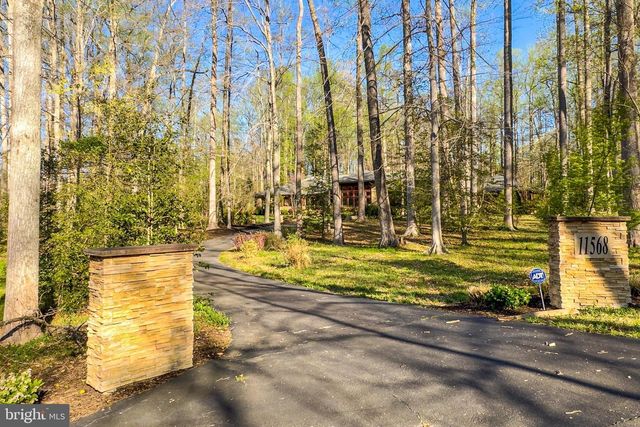11568 LILTING LN, Fairfax Station, VA 22039