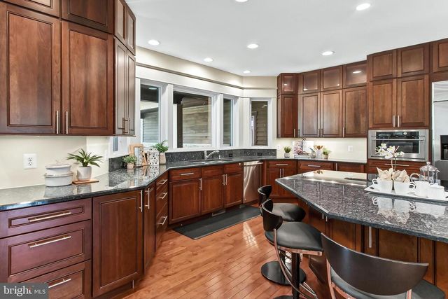 11568 LILTING LN, Fairfax Station, VA 22039