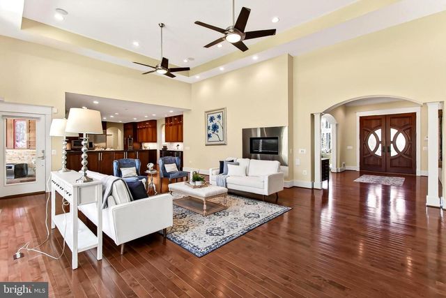 11568 LILTING LN, Fairfax Station, VA 22039