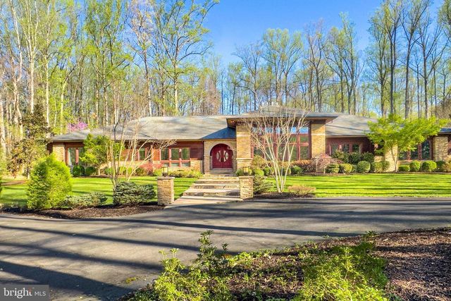 11568 LILTING LN, Fairfax Station, VA 22039