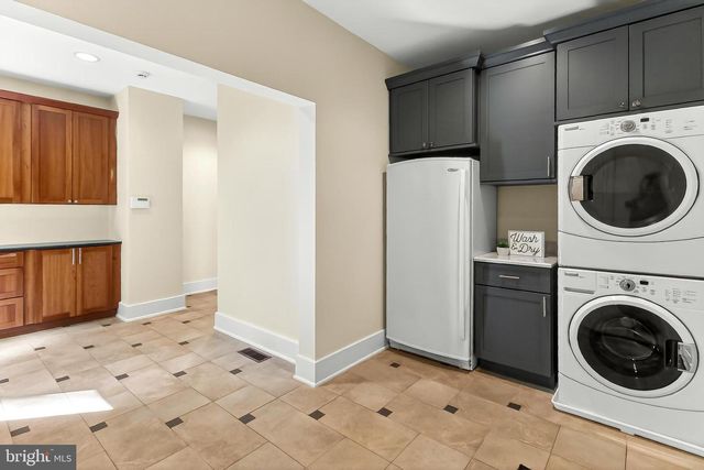 11568 LILTING LN, Fairfax Station, VA 22039