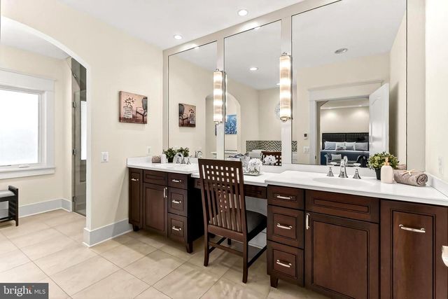 11568 LILTING LN, Fairfax Station, VA 22039