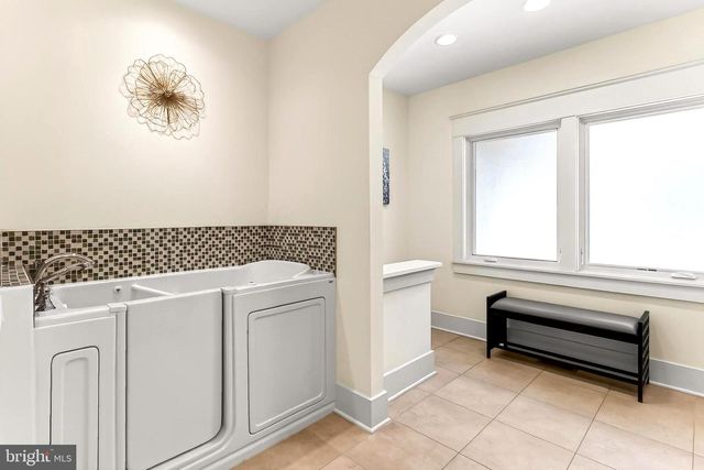 11568 LILTING LN, Fairfax Station, VA 22039