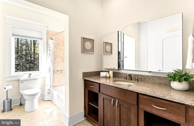 11568 LILTING LN, Fairfax Station, VA 22039