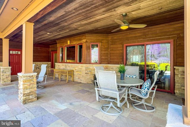 11568 LILTING LN, Fairfax Station, VA 22039