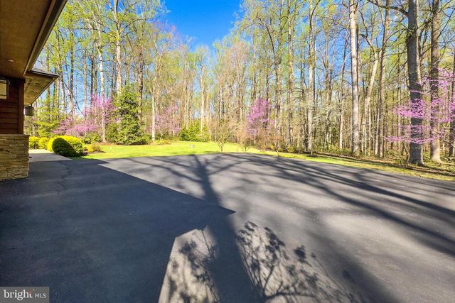 11568 LILTING LN, Fairfax Station, VA 22039