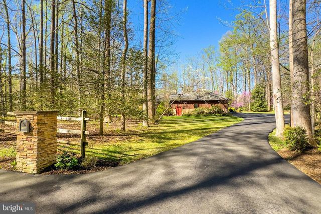 11568 LILTING LN, Fairfax Station, VA 22039
