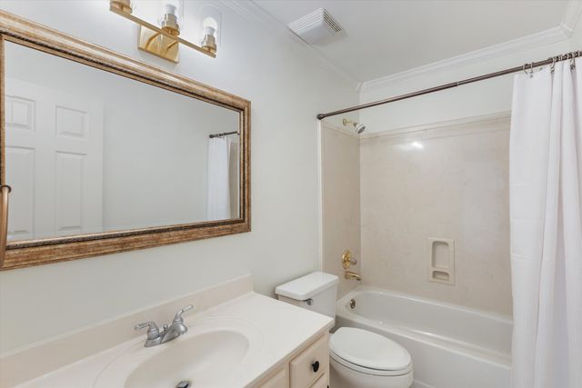 2088 DEERWOODS CV, Germantown, TN 38139