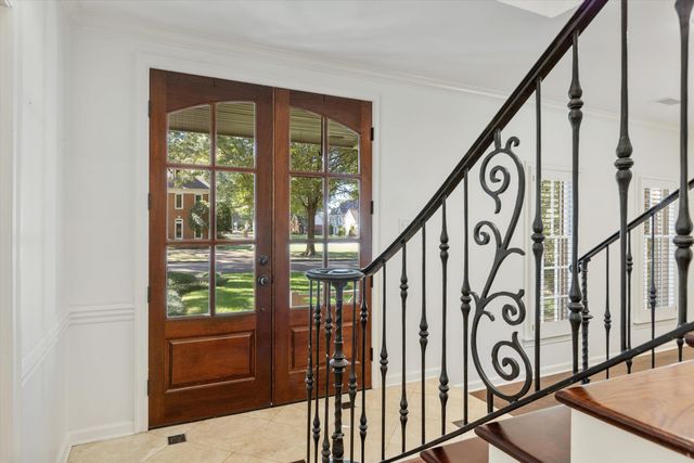 2088 DEERWOODS CV, Germantown, TN 38139