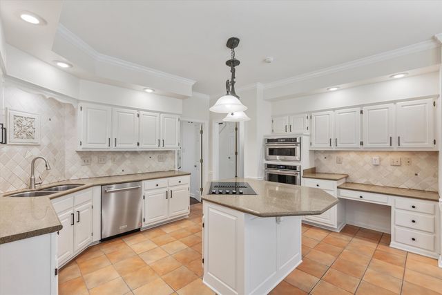 2088 DEERWOODS CV, Germantown, TN 38139