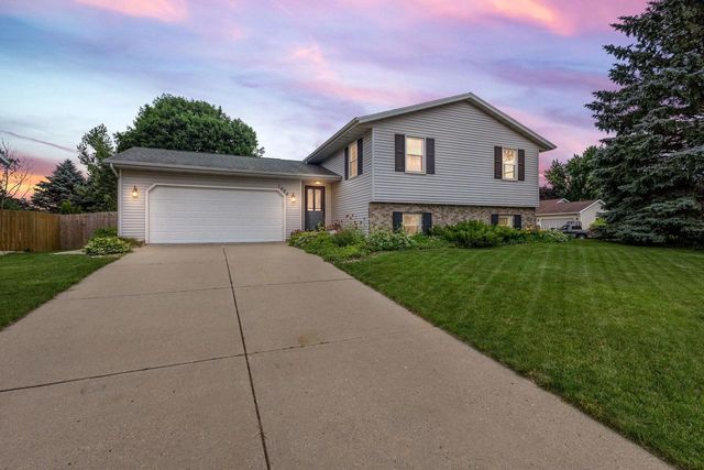 1204 Centennial Parkway, Waunakee, WI 53597