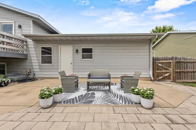 1204 Centennial Parkway, Waunakee, WI 53597