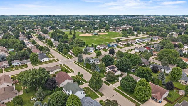 1204 Centennial Parkway, Waunakee, WI 53597