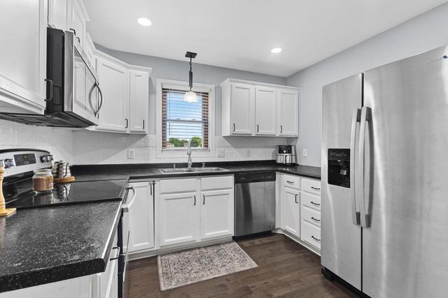 1204 Centennial Parkway, Waunakee, WI 53597