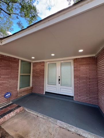 17903 Wild Oak Drive, Houston, TX 77090