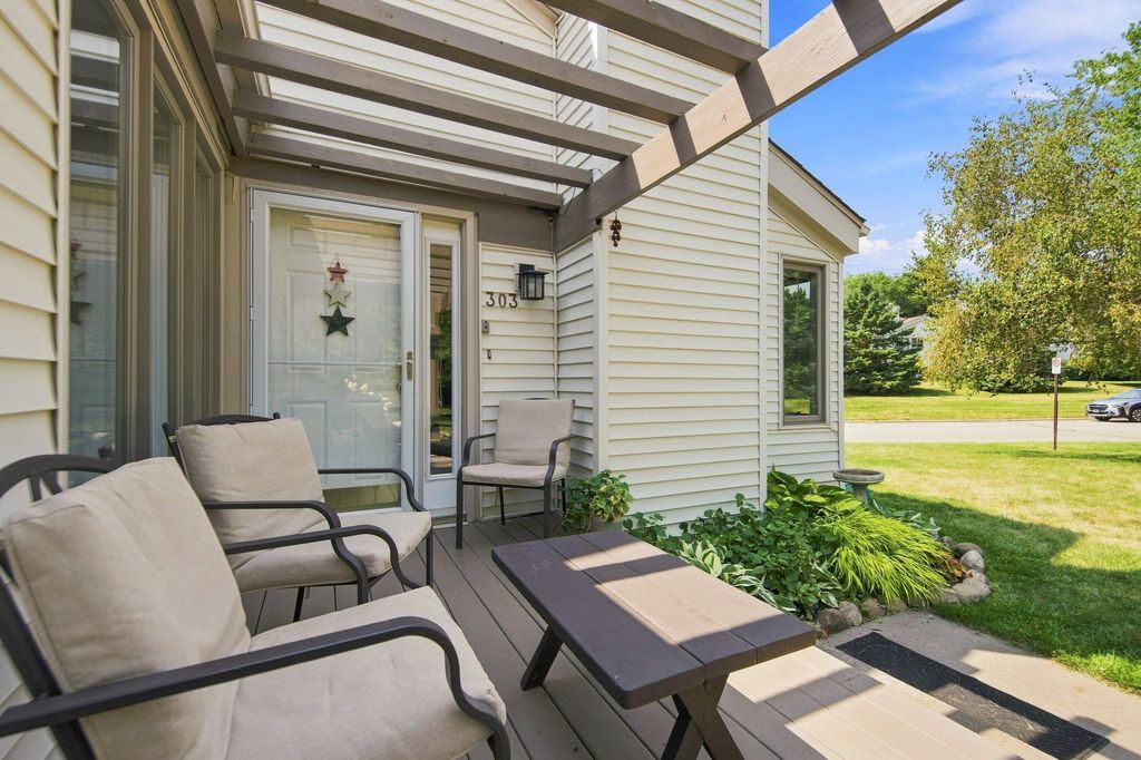 303 Elan Court, Woodbury, MN 55125 — photo 3