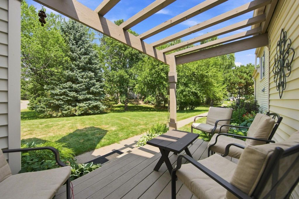 303 Elan Court, Woodbury, MN 55125 — photo 4