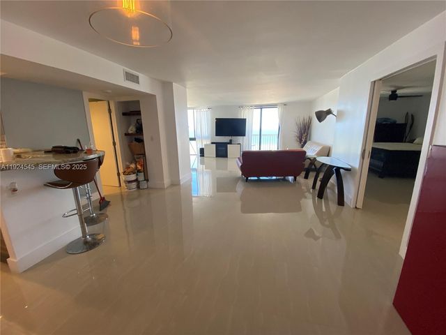 1500 S Ocean Dr 16J, Hollywood, FL 33019