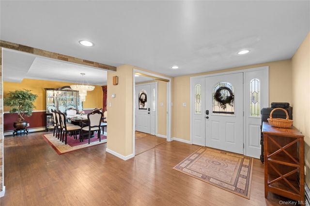 12 Mansfield Lane S, East Northport, NY 11731